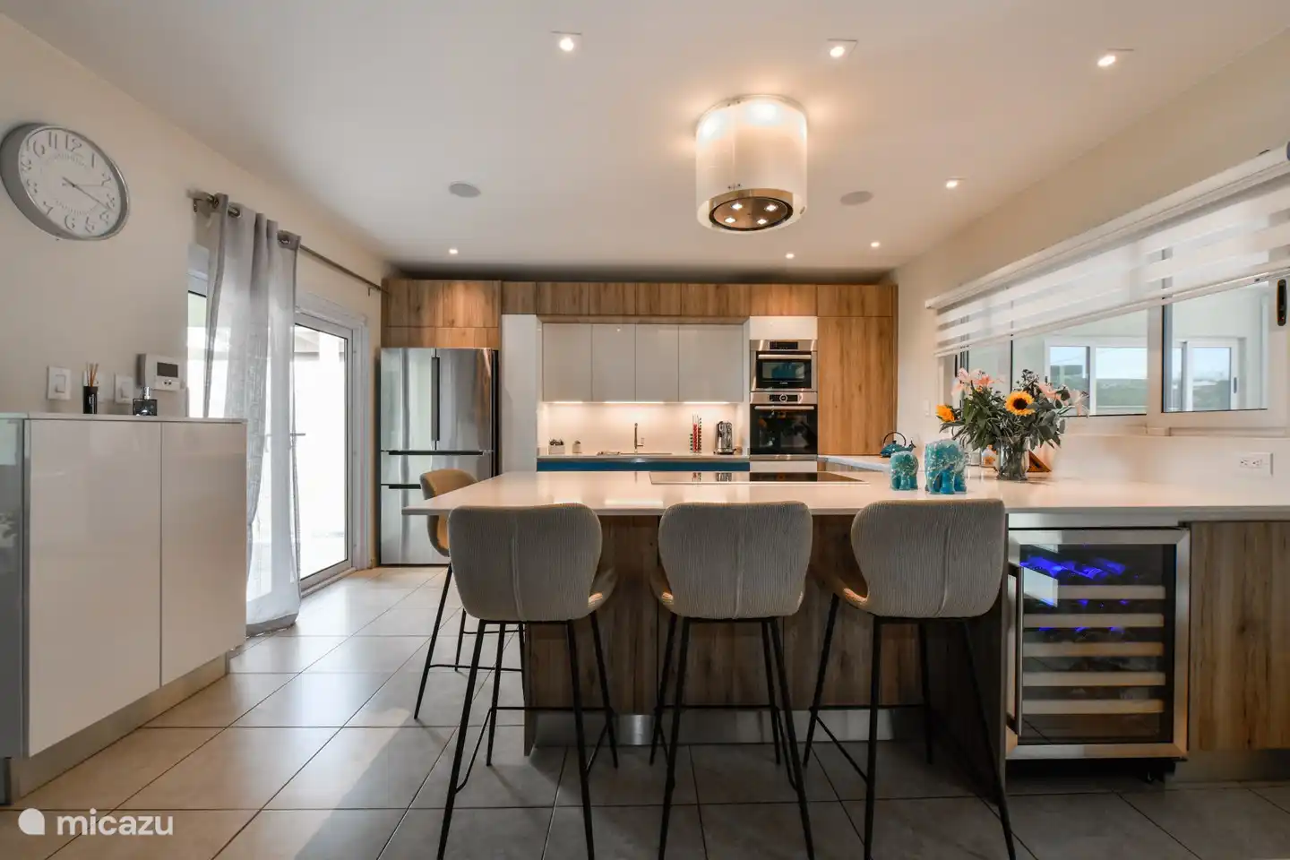 cocina moderna con electrodomésticos bosch