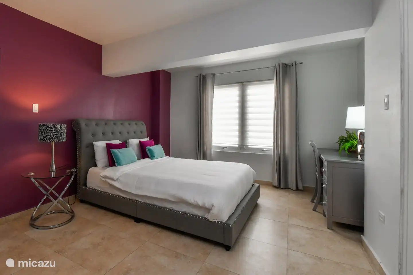 3er dormitorio con cama King size y baño privado