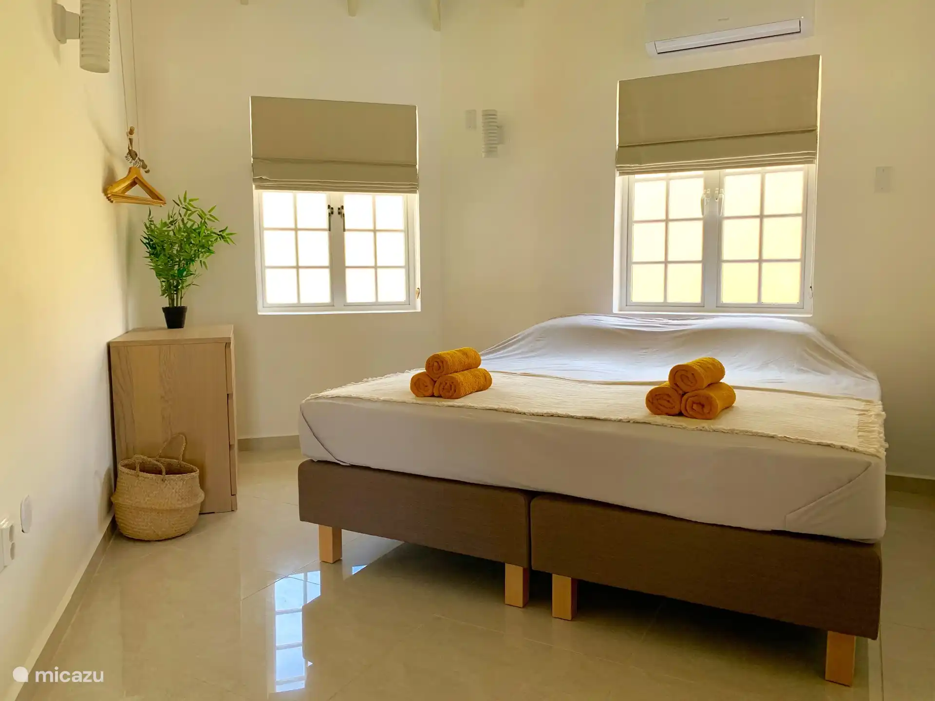 La première chambre. 