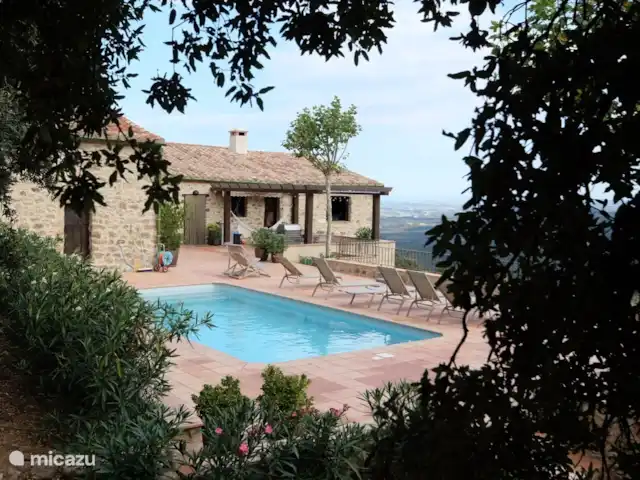 Can Maimes en España, Costa Brava, Agullana - casa de campo / castillo Can Maimes en España, Costa Brava, Agullana - casa de campo / castillo