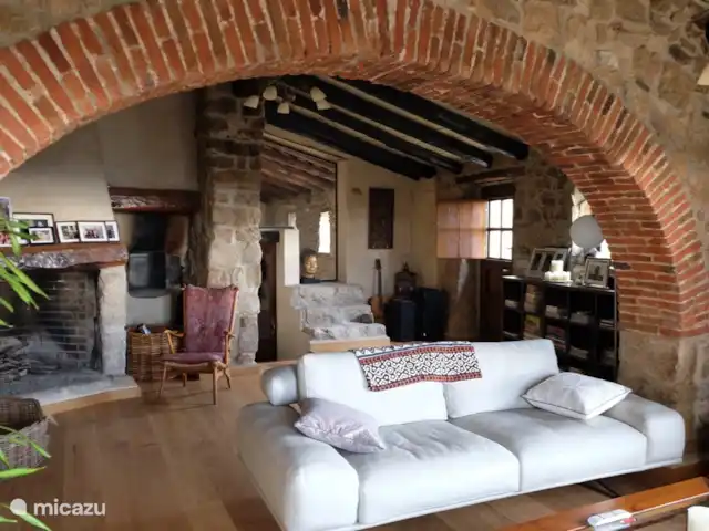 Can Maimes en España, Costa Brava, Agullana - casa de campo / castillo Living room