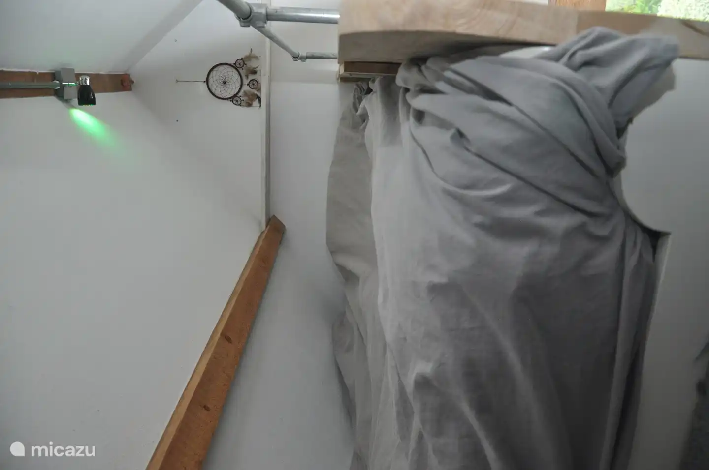 Lit en mezzanine 200 x 120 cm