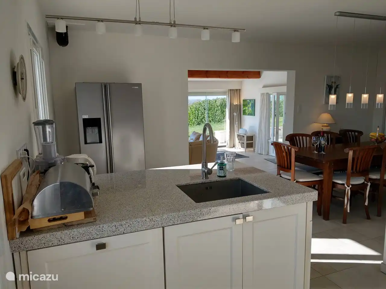 Küche, Essbereich und Wohnzimmer