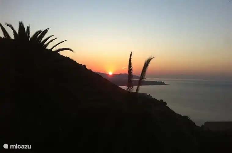 Sonnenaufgang vom Hauptschlafzimmer aus gesehen