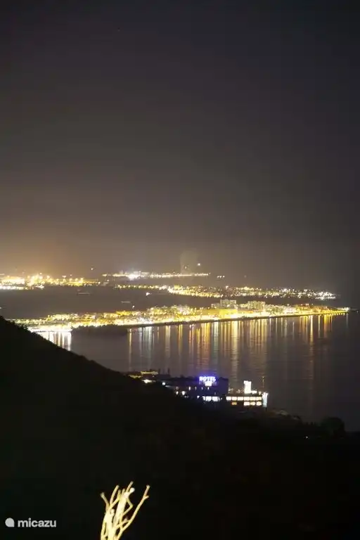 Salobreña nachts von der Lounge aus gesehen