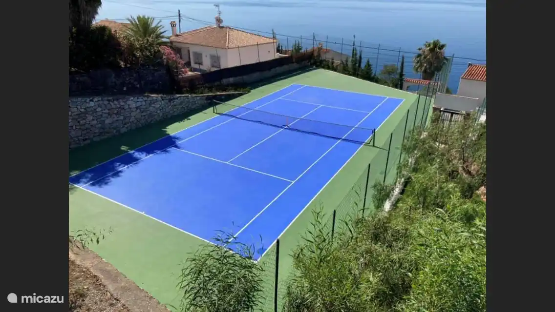 Tennisplatz-Urbanisierung Alfamar