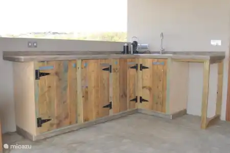 Vakantiehuis Bonaire, Bonaire, Sabadeco appartement Cas Ambiente Bonaire Buiten keuken