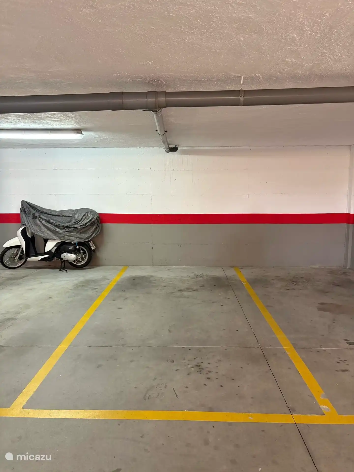 Hier is uw eigen parkeerplaats in de inpandige garage.