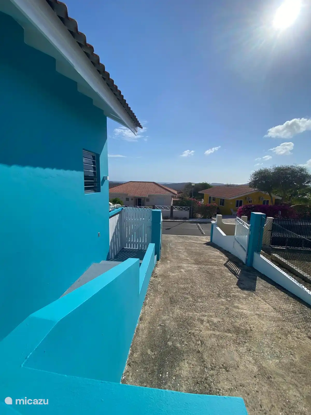 Entrada de vehículos a la entrada