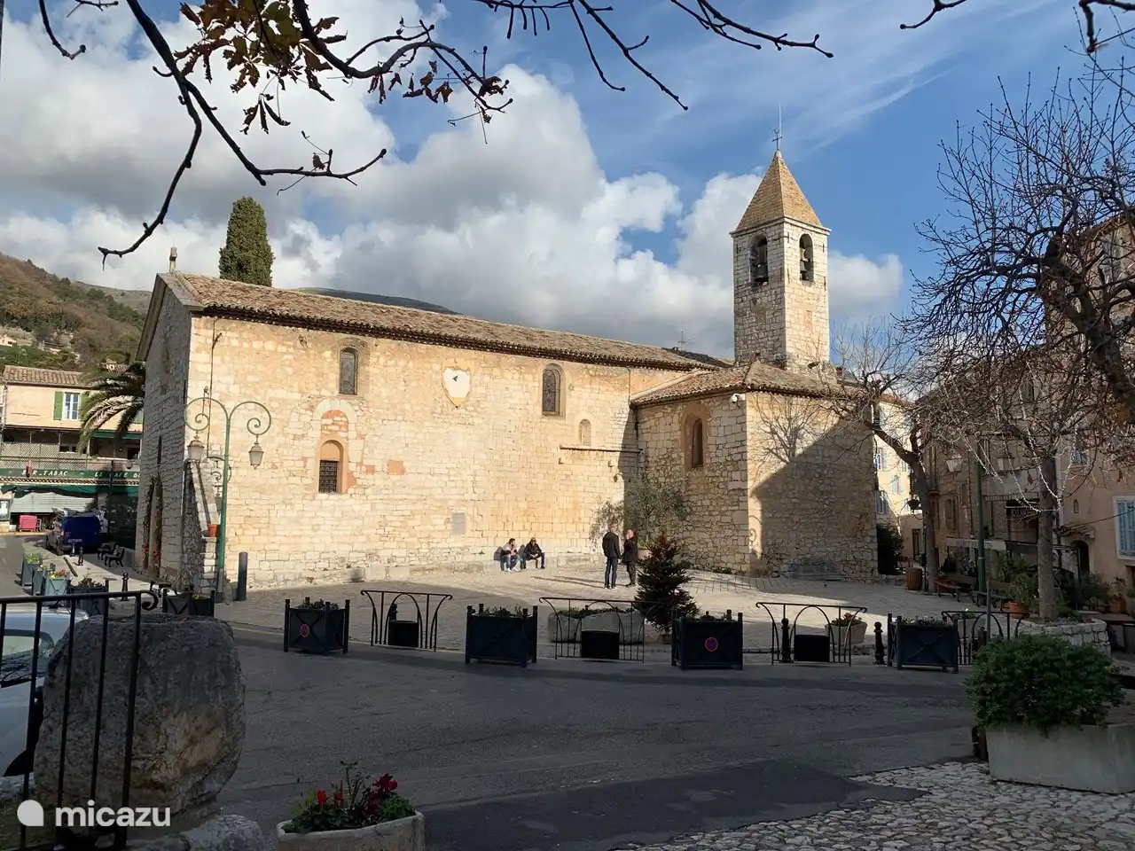 die Kirche des Dorfes