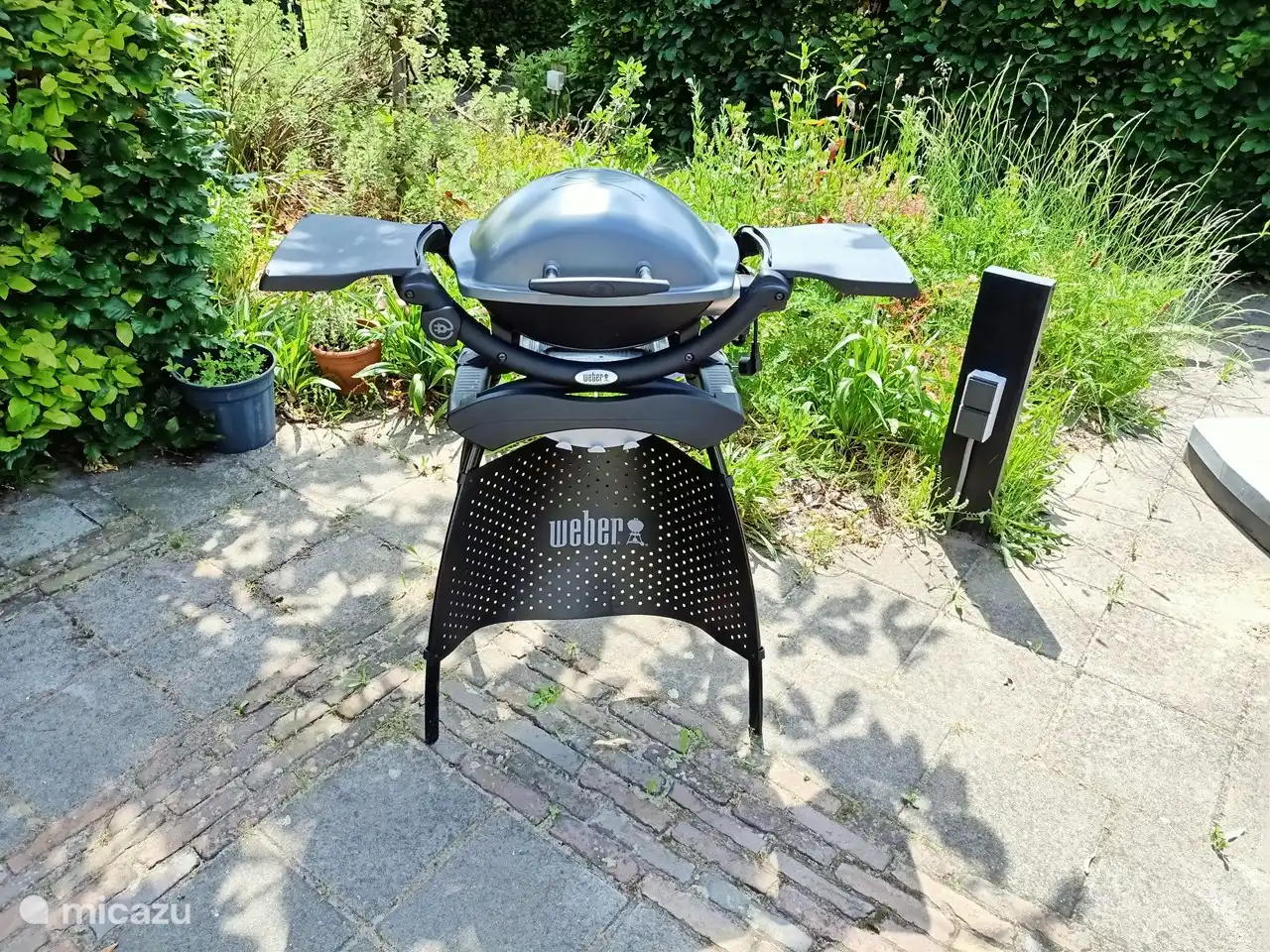 Ein Elektrogrill steht zu Ihrer Verfügung.