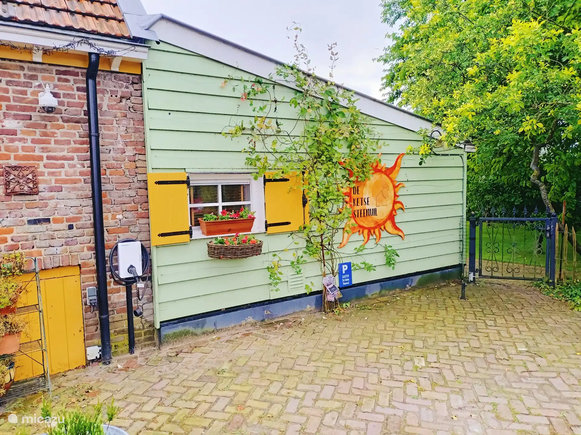 Stromtankstelle! Sie können Ihr Elektroauto jetzt auch im Ferienhaus aufladen!