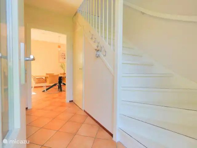 Kruisweg 4 H2 | Pays-Bas, Hollande du Nord, Callantsoog - maison de vacances Hall de l’escalier