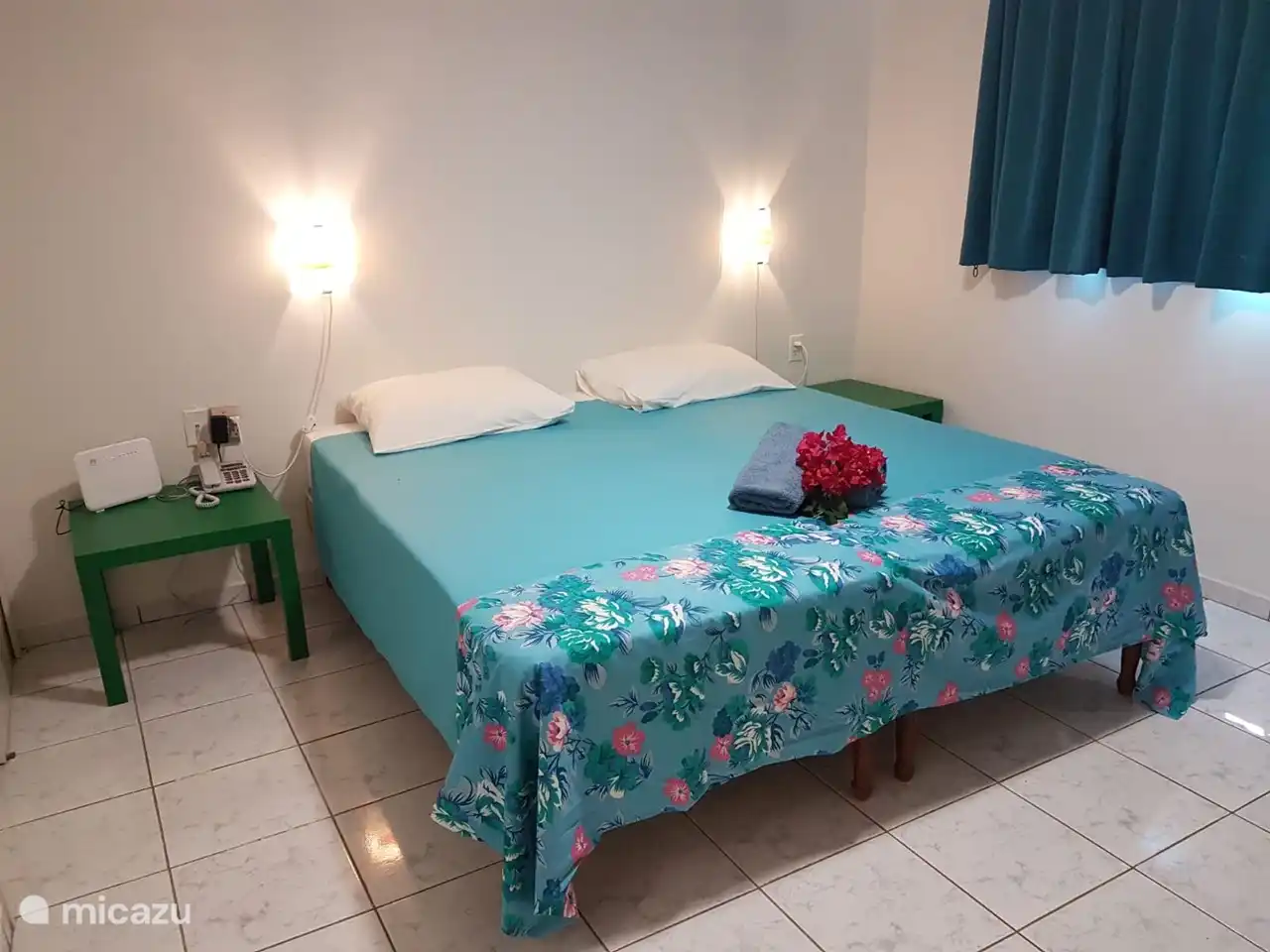 Chambre équipée d'un lit double. Draps et literie fournis dans l'appartement.