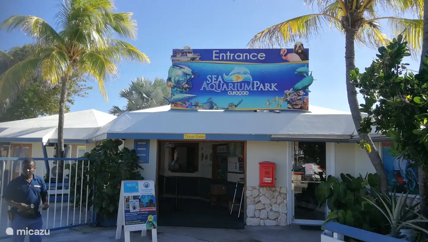 Eingang zum Meeresaquarium