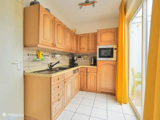 Korre 16 en Países Bajos, Holanda del Norte, Callantsoog - casa paredada Cocina