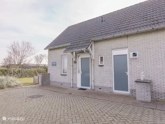 Korre 16 en Países Bajos, Holanda del Norte, Callantsoog - casa paredada Frente
