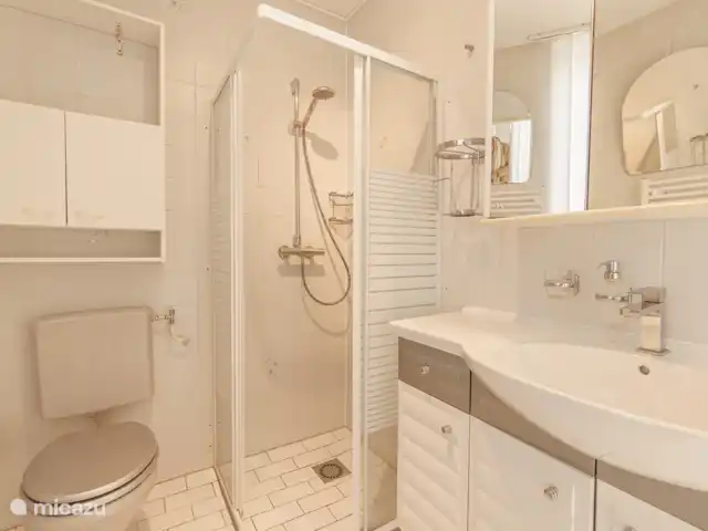 Korre 16 en Países Bajos, Holanda del Norte, Callantsoog - casa paredada baño