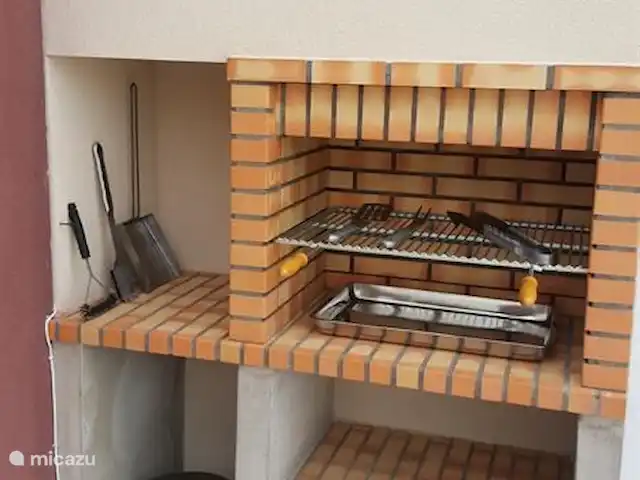 apartamento en España, Costa Blanca, Torrevieja – Casa Leona Barbacoa en el solarium.
