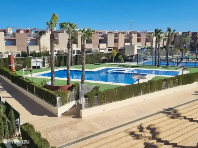 apartamento en España, Costa Blanca, Torrevieja – Casa Leona Vista sobre la piscina y la pista de pádel.