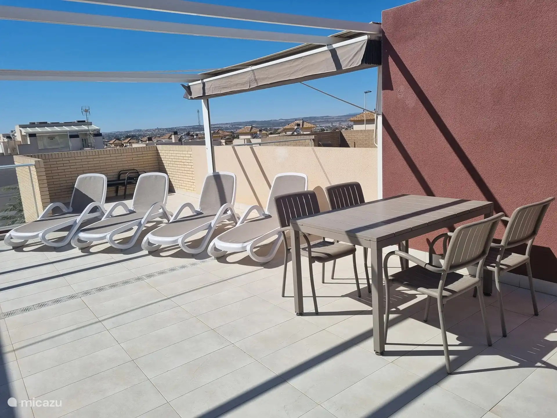 Tumbonas en la azotea