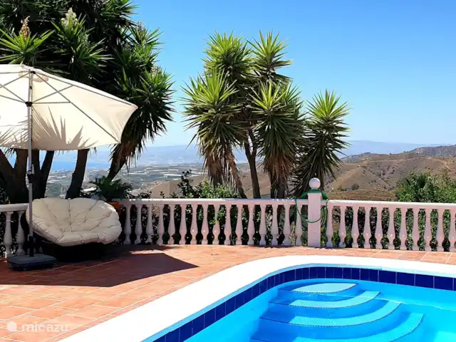 Casa Mirador, vista al mar, privado, lujo en España, Costa del Sol, Torrox - casa vacacional En esta silla perezosa te duermes en unos segundos :-)
