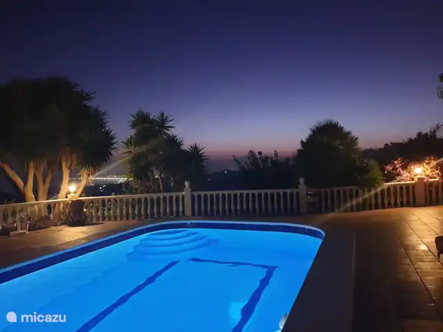 Casa Mirador, vista al mar, privado, lujo en España, Costa del Sol, Torrox - casa vacacional La luz de la tarde siempre es un poco diferente.