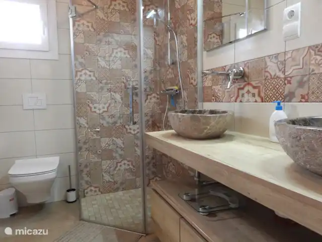 Casa Mirador, vista al mar, privado, lujo en España, Costa del Sol, Torrox - casa vacacional El baño privado desde una perspectiva diferente.