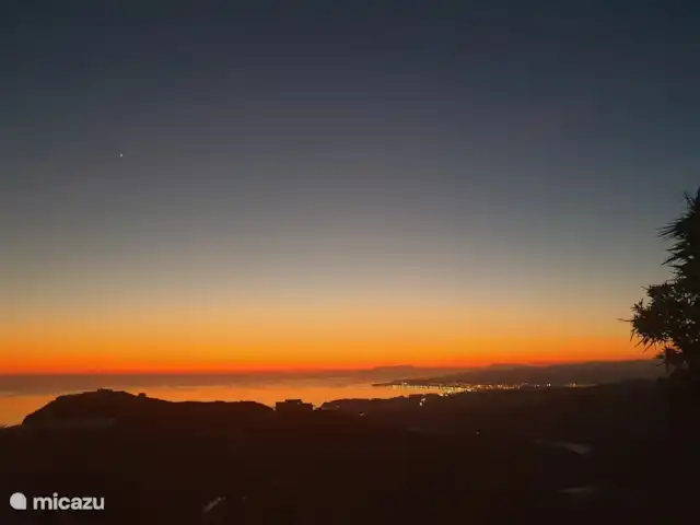 Casa Mirador, vista al mar, privado, lujo en España, Costa del Sol, Torrox - casa vacacional En la vida real, las puestas de sol son aún más hermosas.