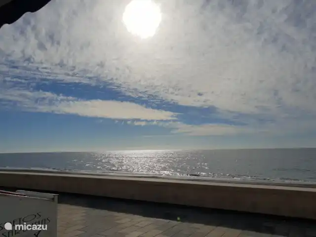 Casa Mirador, vista al mar, privado, lujo en España, Costa del Sol, Torrox - casa vacacional El bulevar de Torrox Pueblo con restaurantes y tiendas se encuentra justo en la playa.