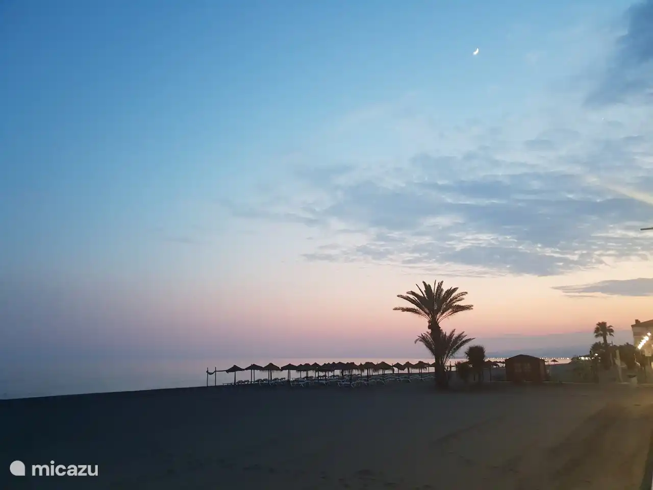 Les couchers de soleil sur la plage de Torrox Costa sont à couper le souffle.