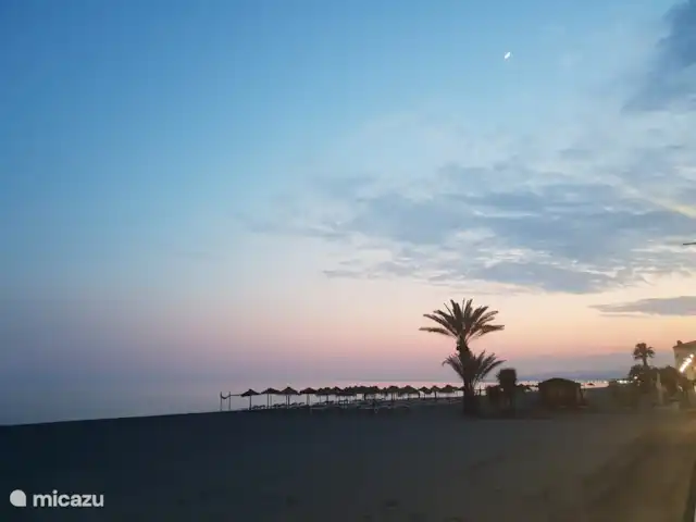 Casa Mirador, vista al mar, privado, lujo en España, Costa del Sol, Torrox - casa vacacional Las puestas de sol en la playa de Torrox Costa son impresionantes.