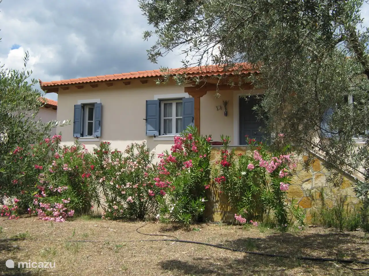 Entrance of the upstairs apartment