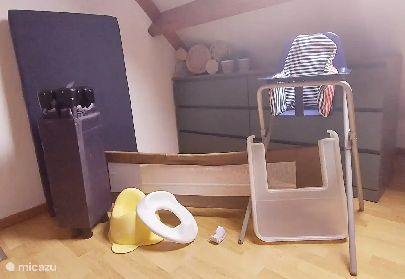 Babymateriaal gratis ter beschikking.