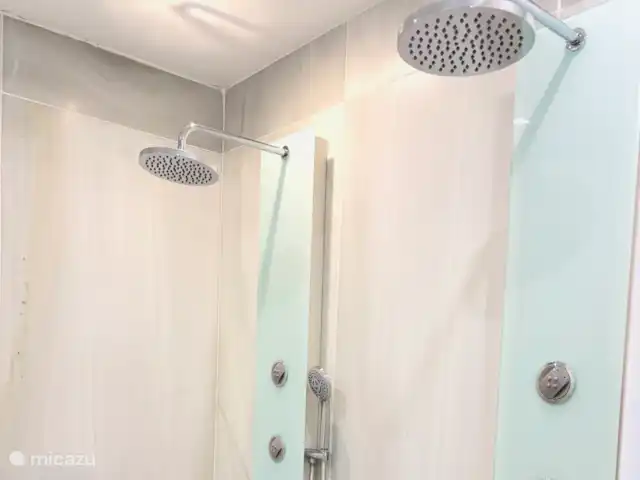 Casa Lucía en España, Andalucía, Canillas de Aceituno - villa Baño con ducha 1