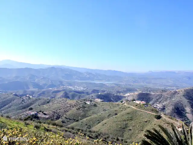 Casa Lucía en España, Andalucía, Canillas de Aceituno - villa Vista lateral piscina