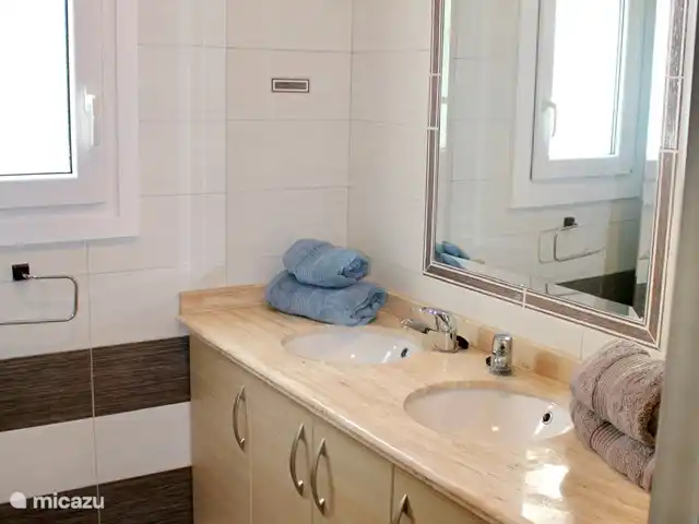 Casa Lucía en España, Andalucía, Canillas de Aceituno - villa Baño en suite dormitorio 2