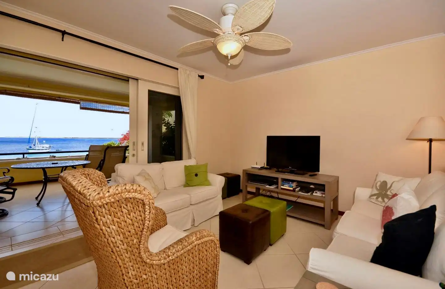 Ein angenehmes Wohnzimmer mit Fernseher mit niederländischen Kanälen!