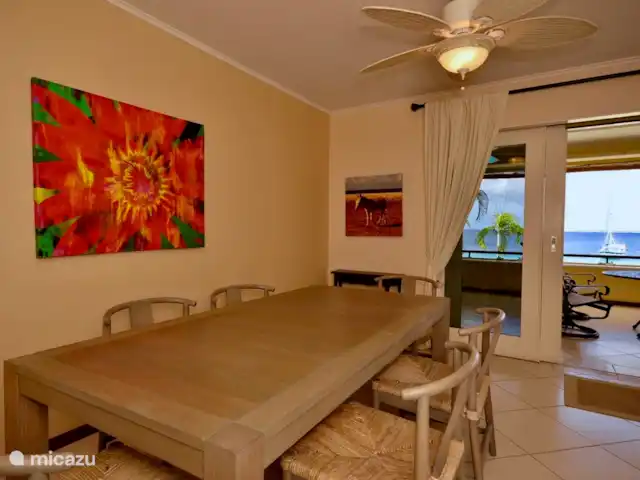Plage Lechi | Bonaire, Bonaire, Kralendijk - appartement Une belle table à manger avec 8 chaises pour un délicieux dîner !