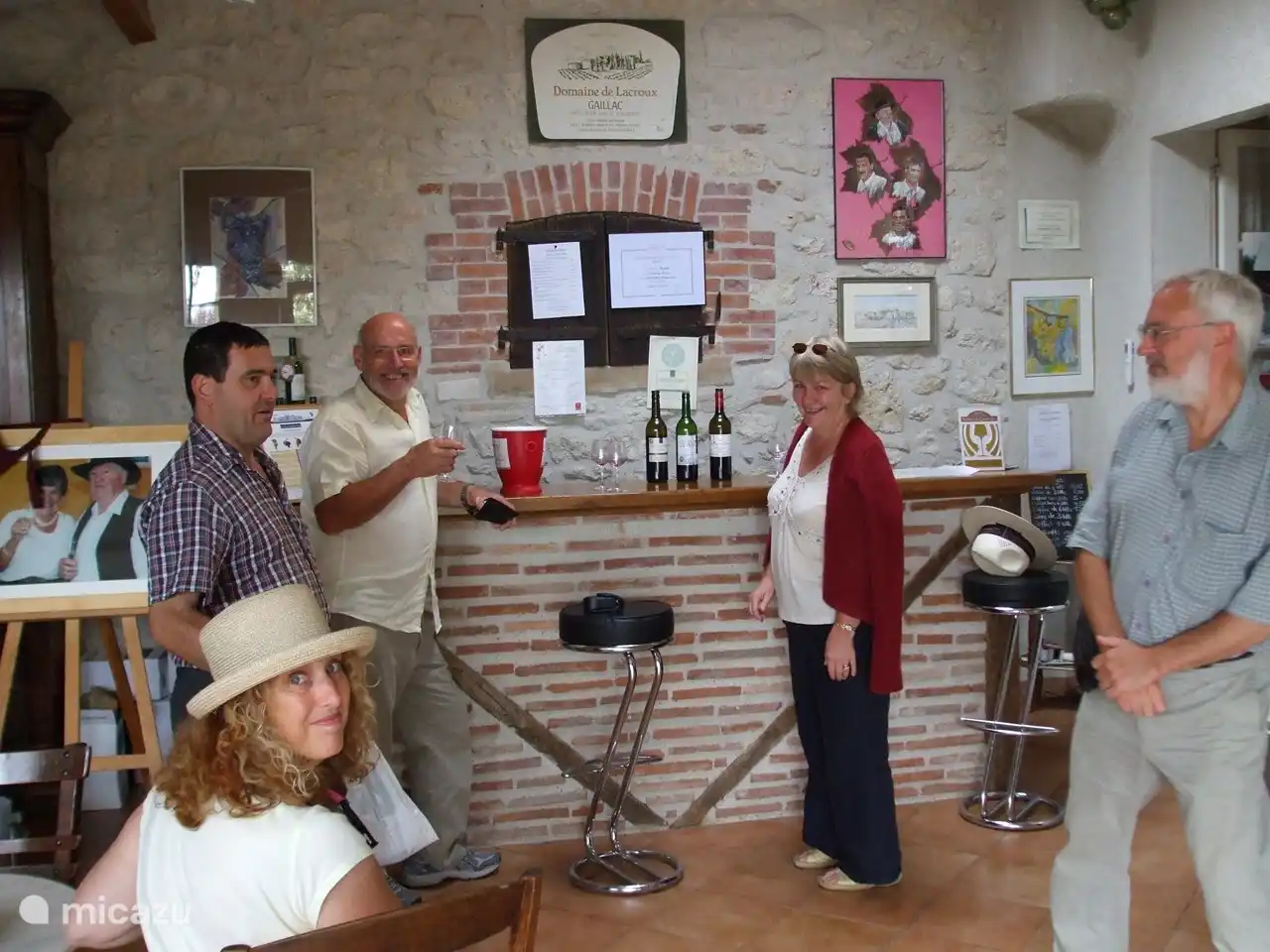 Weinprobe in einem der 100 Weingüter!