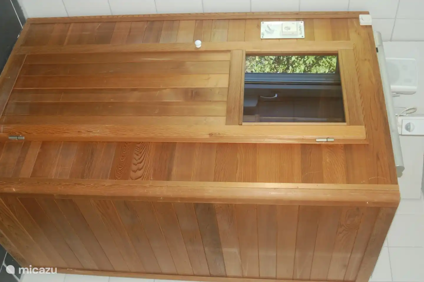 Sauna de infrarrojos en el baño de abajo.