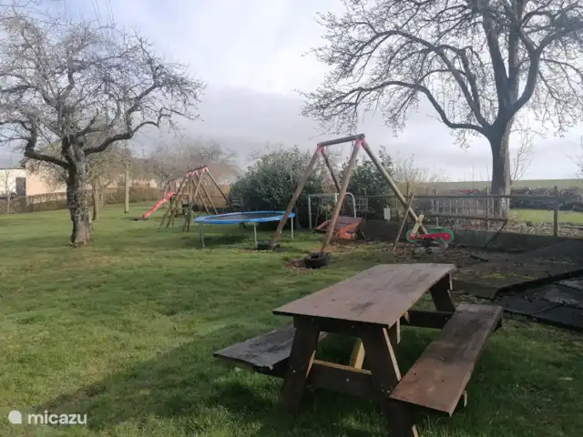 Maison STEKO | Allemagne, Eifel, Jucken - ferme Équipement de terrain de jeux.