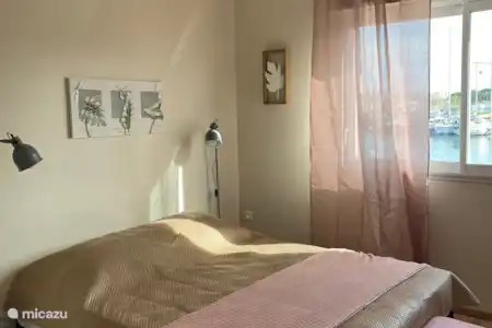 Vakantiehuis Frankrijk, Hérault, Cap d'Agde geschakelde woning Marina Ouder slaapkamer zicht op de haven