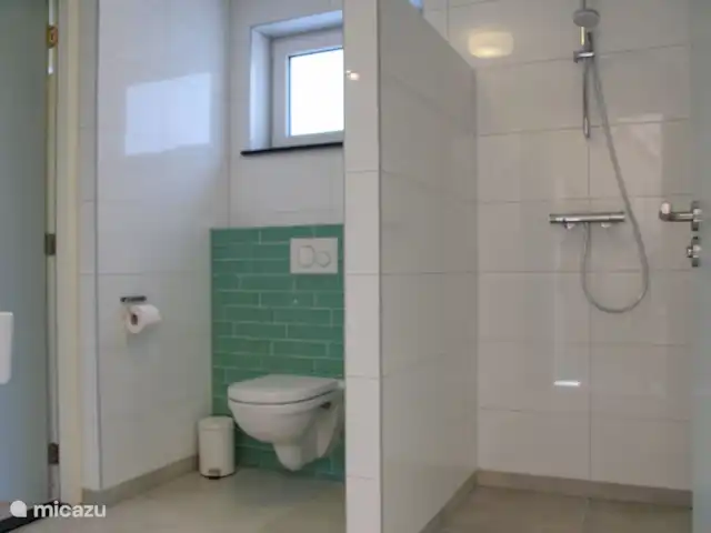 Sandy 53 | Pays-Bas, Hollande du Nord, Callantsoog - villa salle de bain du bas avec porte vers la chambre