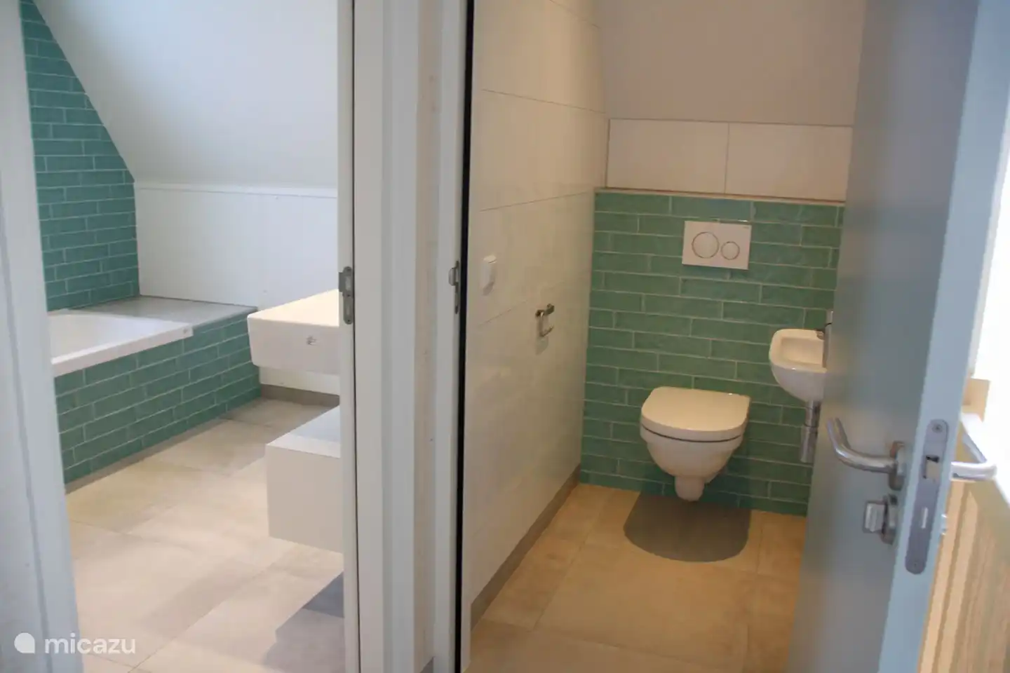 Badezimmer im 1. OG mit separatem WC