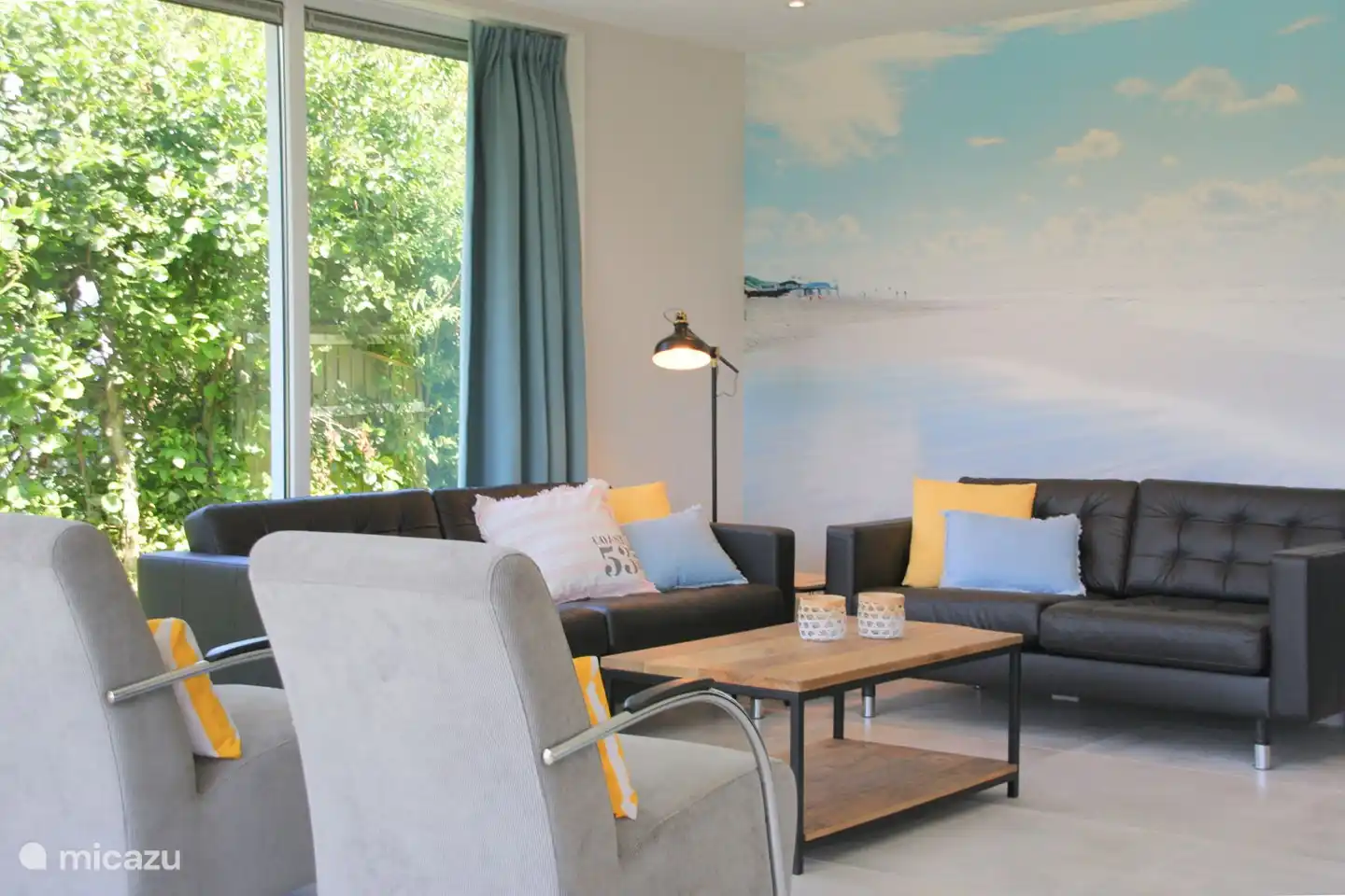 großzügige Sitzecke