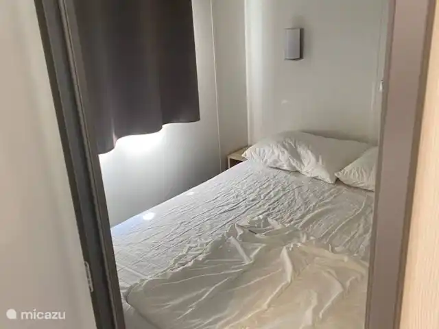 stacaravan huren in Frankrijk, Côte d´Azur, Roquebrune-sur-Argens – Stacaravan bij zee Zuid-Frankrijk Slaapkamer 1 met 2-persoonsbed