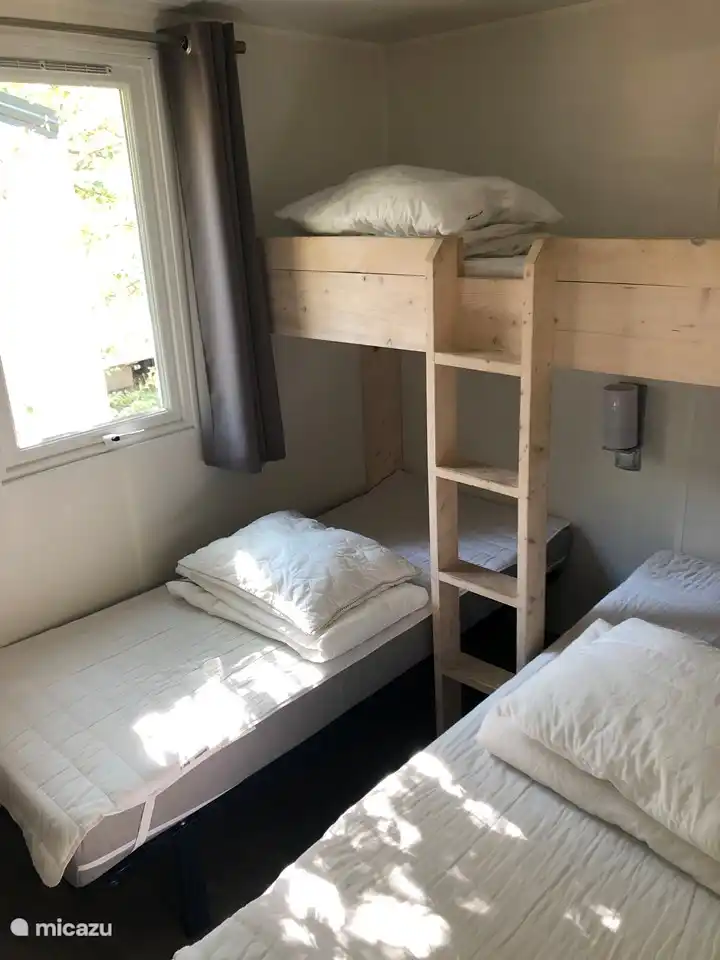 Chambre 2 avec 3 lits fixes