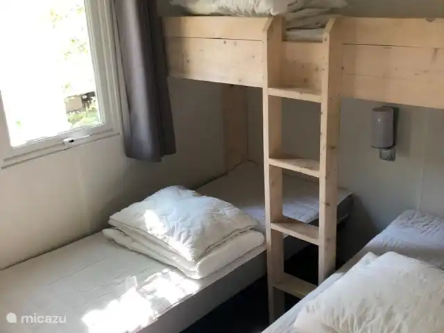 stacaravan huren in Frankrijk, Côte d´Azur, Roquebrune-sur-Argens – Stacaravan bij zee Zuid-Frankrijk Slaapkamer 2 met 3 vaste bedden