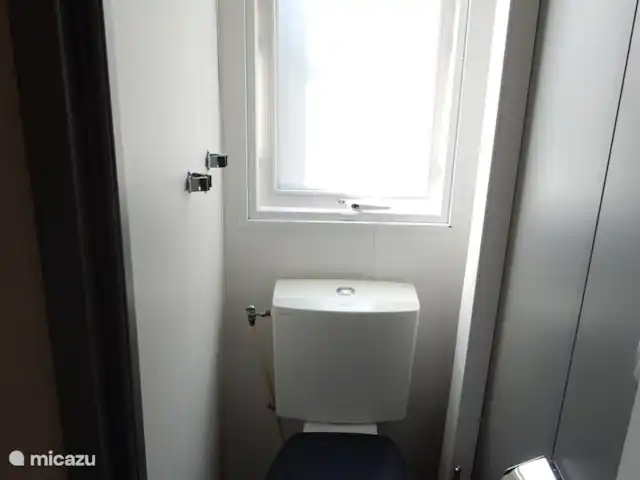 stacaravan huren in Frankrijk, Côte d´Azur, Roquebrune-sur-Argens – Stacaravan bij zee Zuid-Frankrijk Separaat toilet.